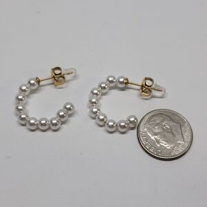 Elegant Gold and White Pearl Hoop Earrings